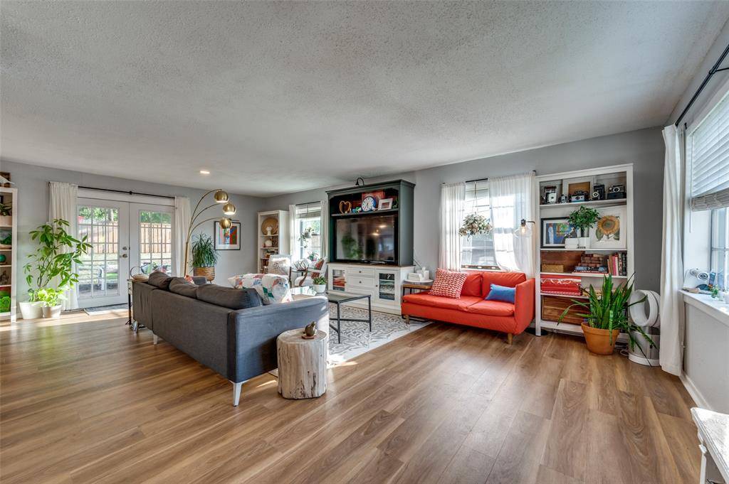 2904 Golfing Green Drive, Farmers Branch, TX 75234