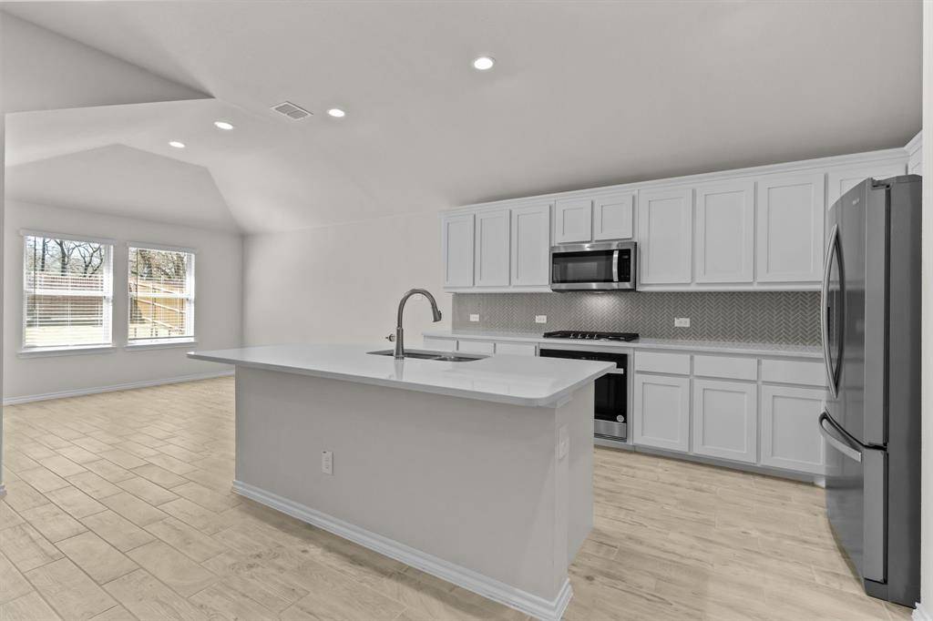 Azle, TX 76020,908 Granite Drive
