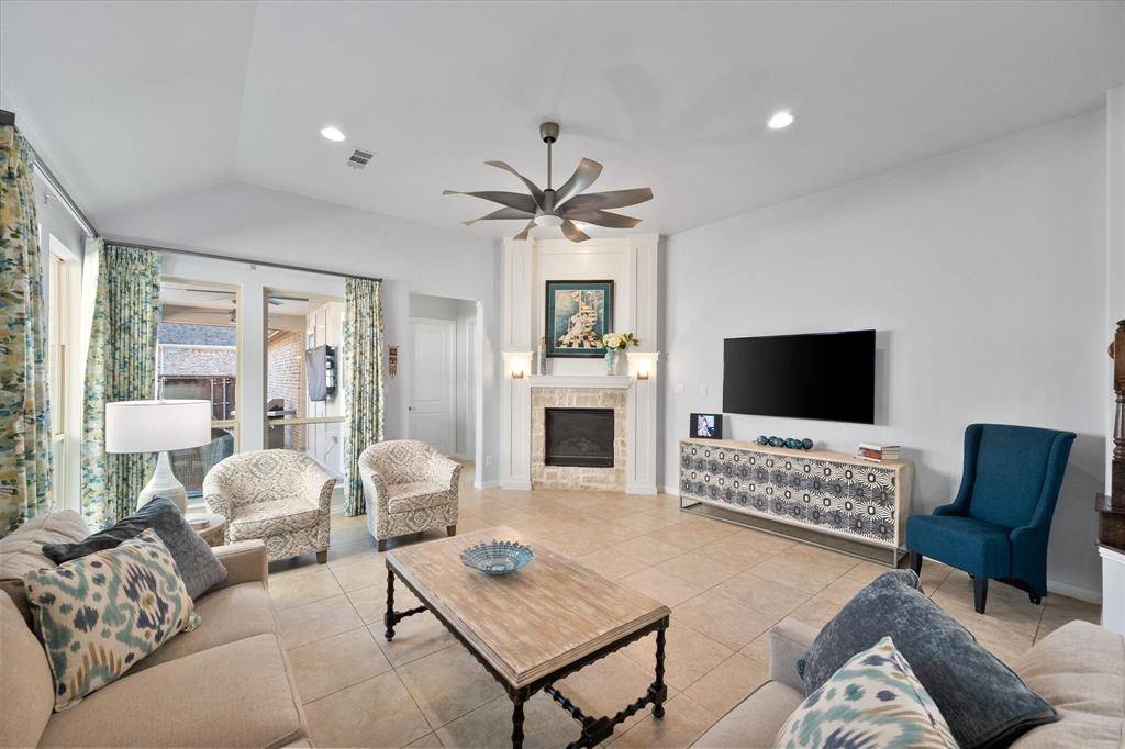 1003 Lone Ivory Trail, Arlington, TX 76005