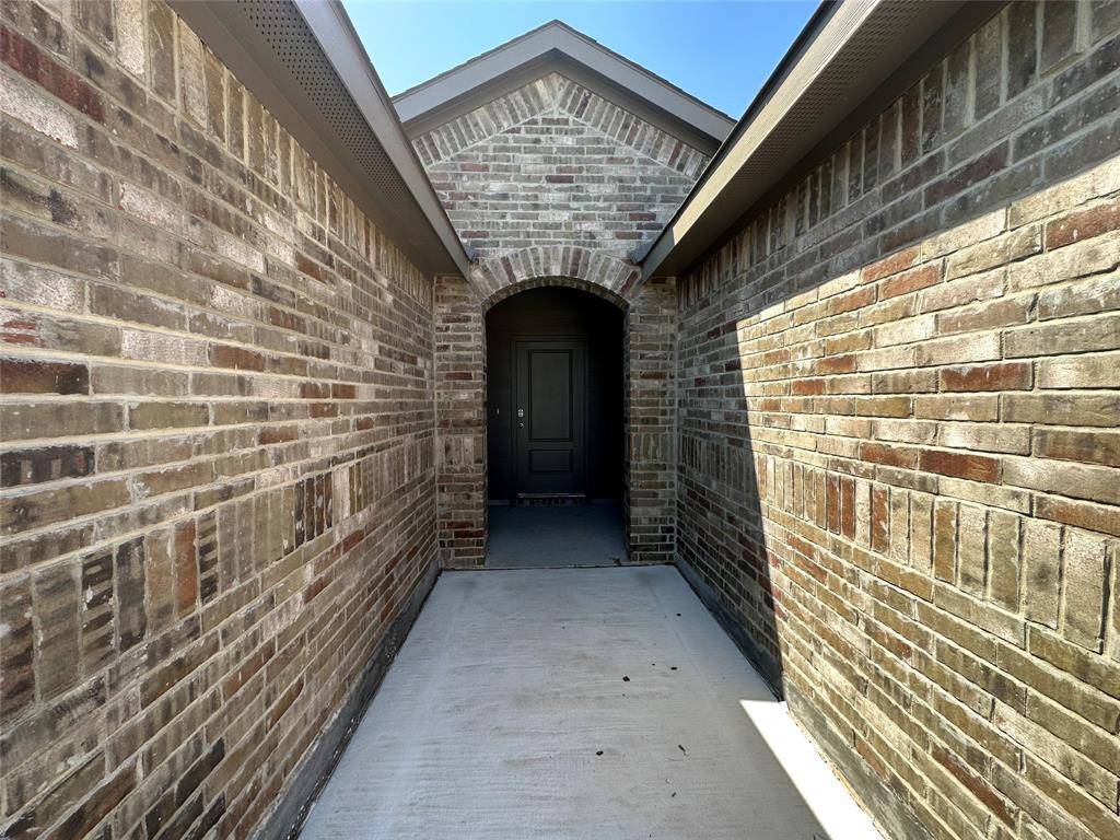 437 Destin Drive, Fort Worth, TX 76131