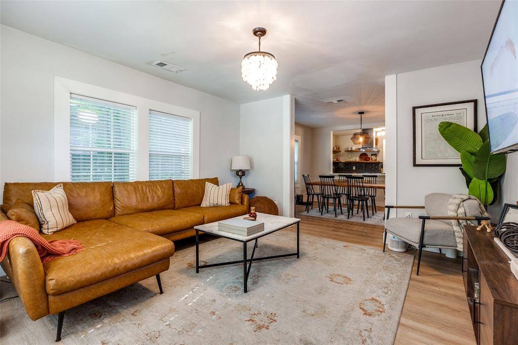 Dallas, TX 75208,922 S Waverly Drive