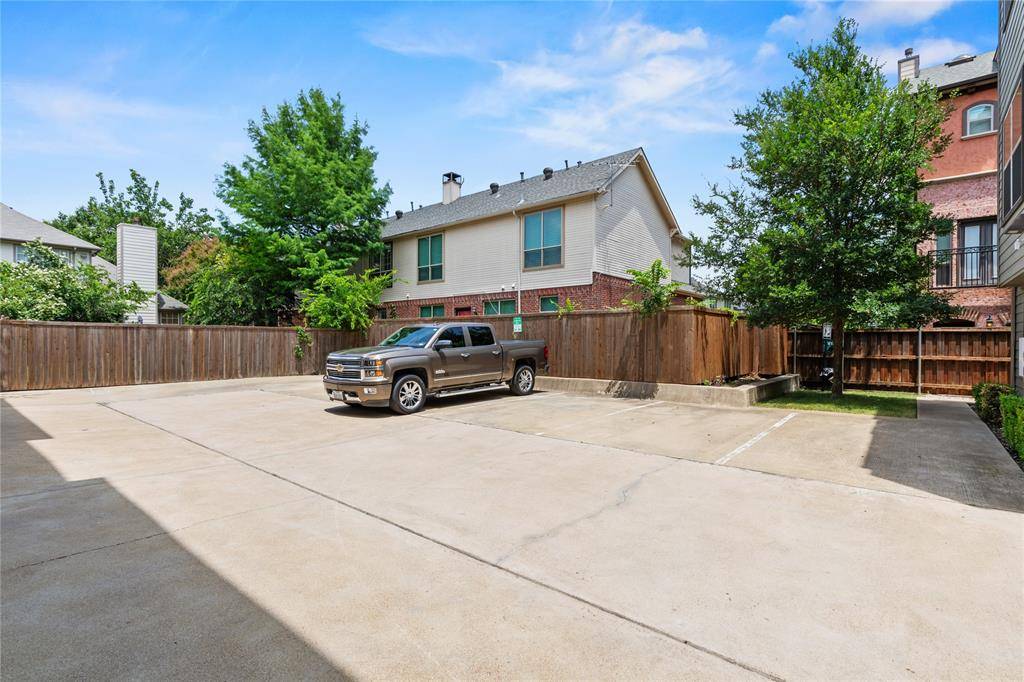 Dallas, TX 75206,5909 Ross Avenue #2