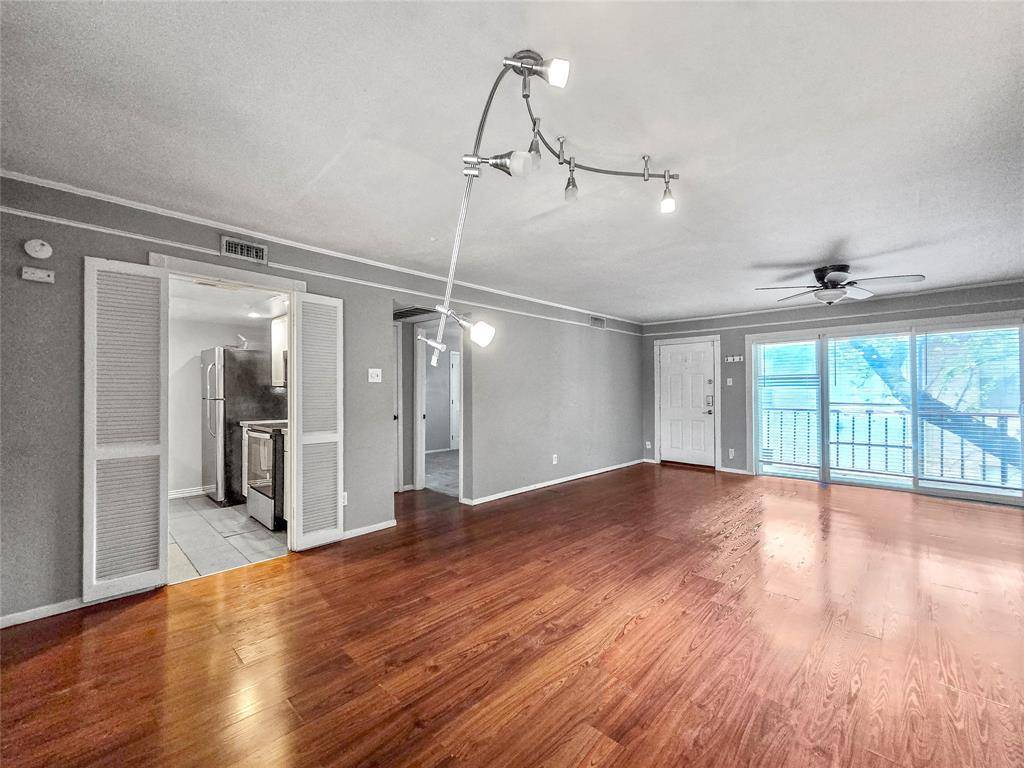 Dallas, TX 75231,6620 Eastridge Drive #219