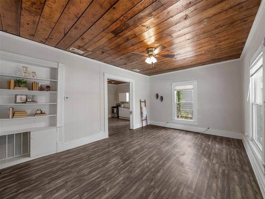 1109 W Main Street, Denison, TX 75020