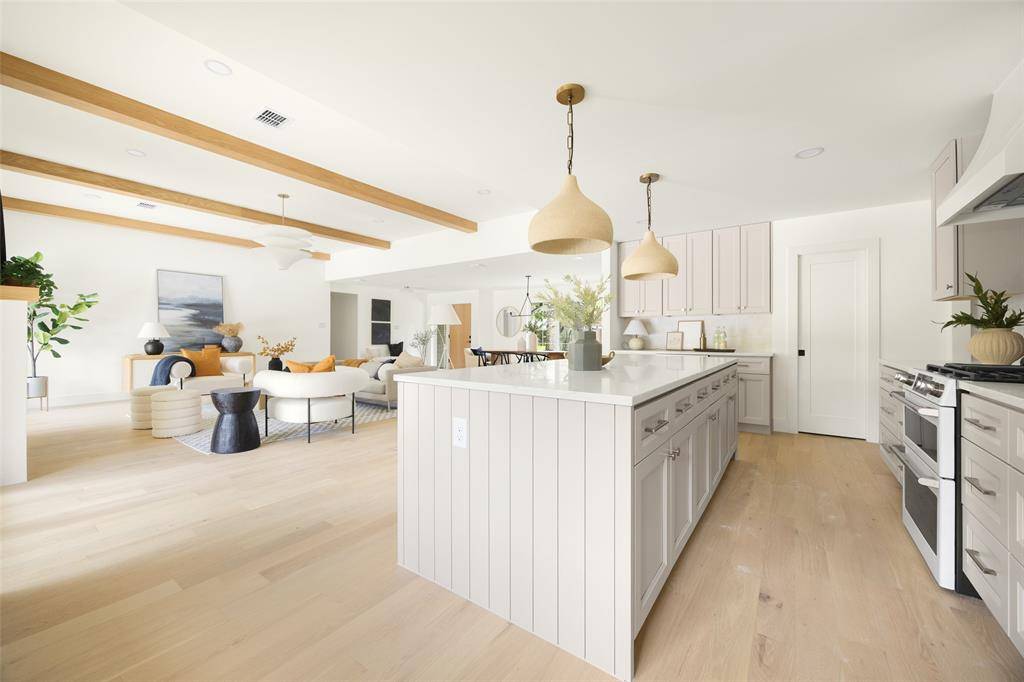 Dallas, TX 75229,3723 Waldorf Drive