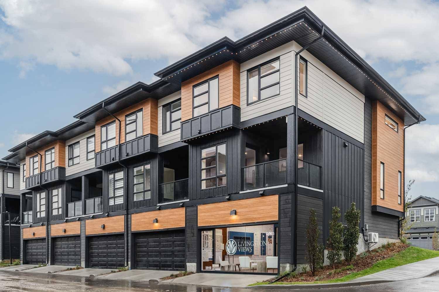 Calgary, AB T3P 2C7,23 Lucas WAY NW
