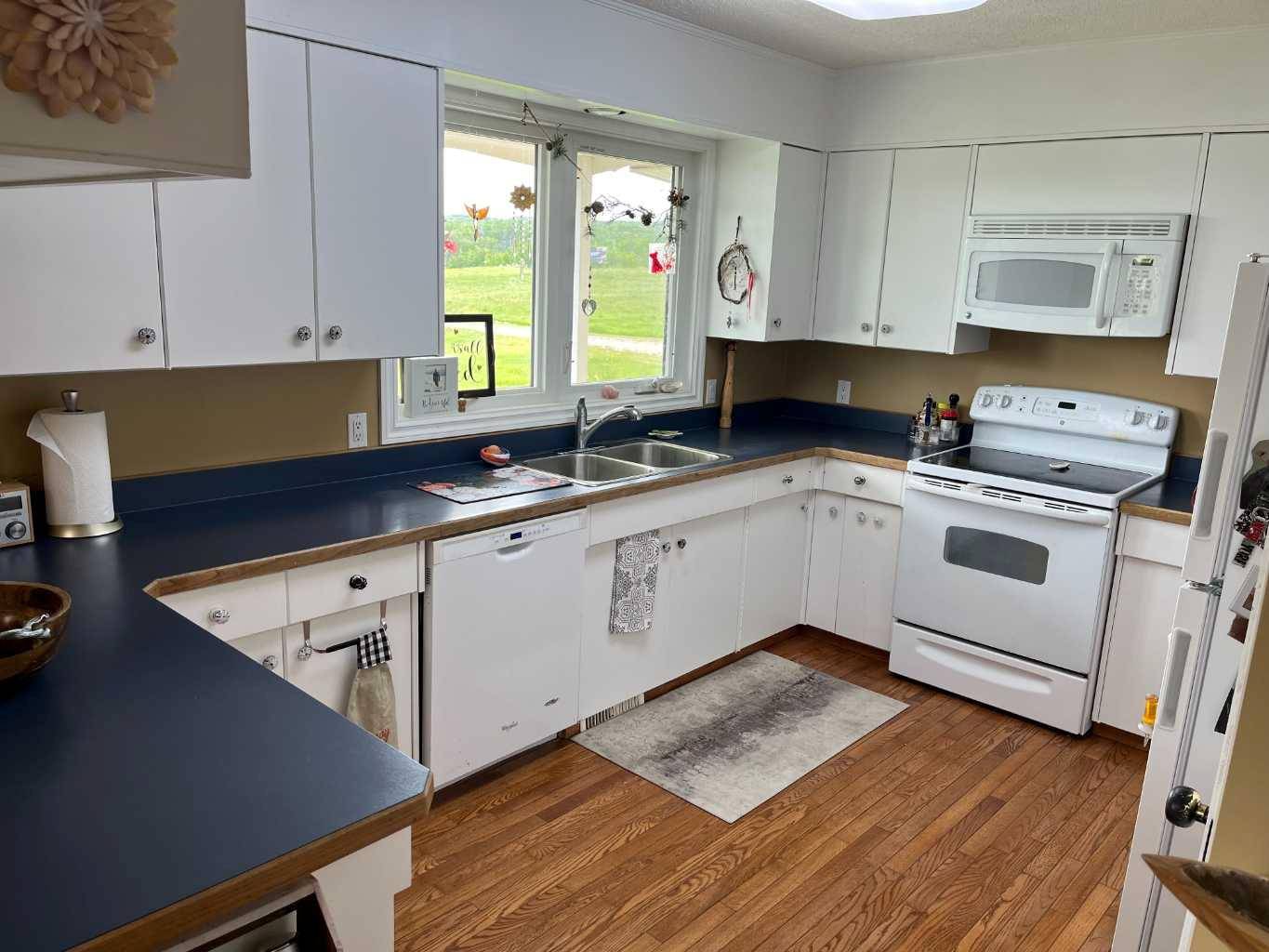 Peace River, AB T8S 0A8,6800 100 AVE