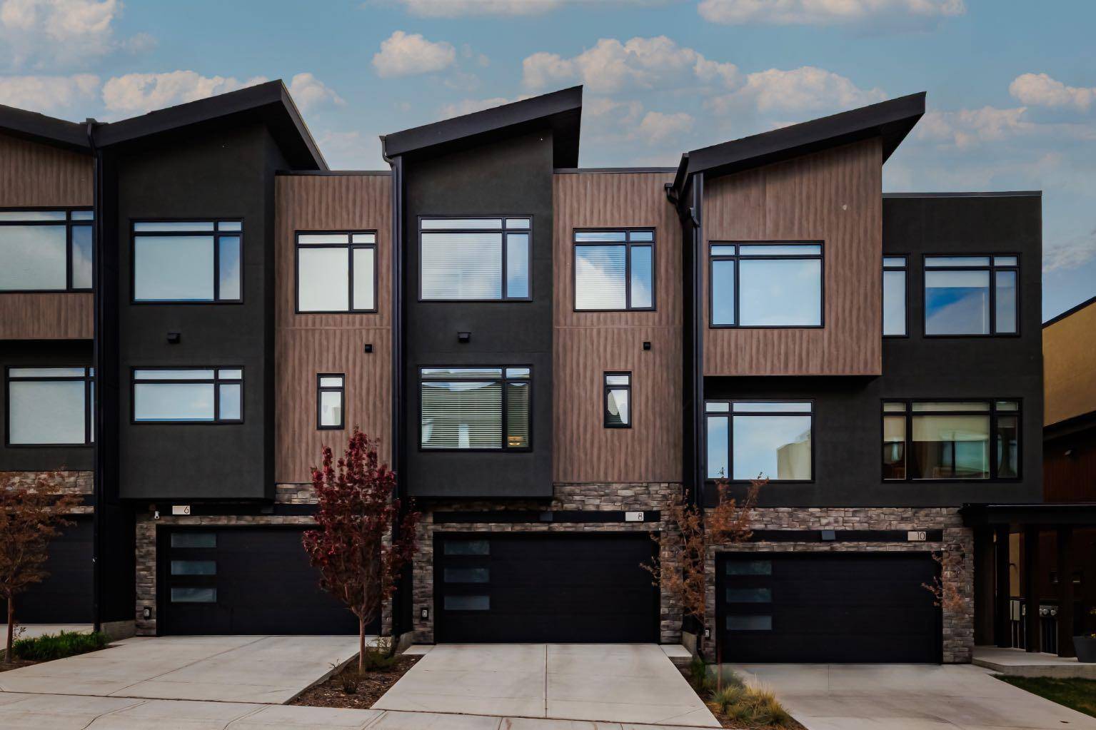 Calgary, AB T3G 0G8,8 Royal Elm GN Northwest
