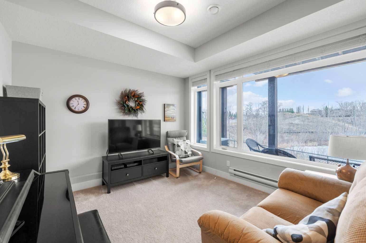 Calgary, AB T3G 0G8,8 Royal Elm GN Northwest