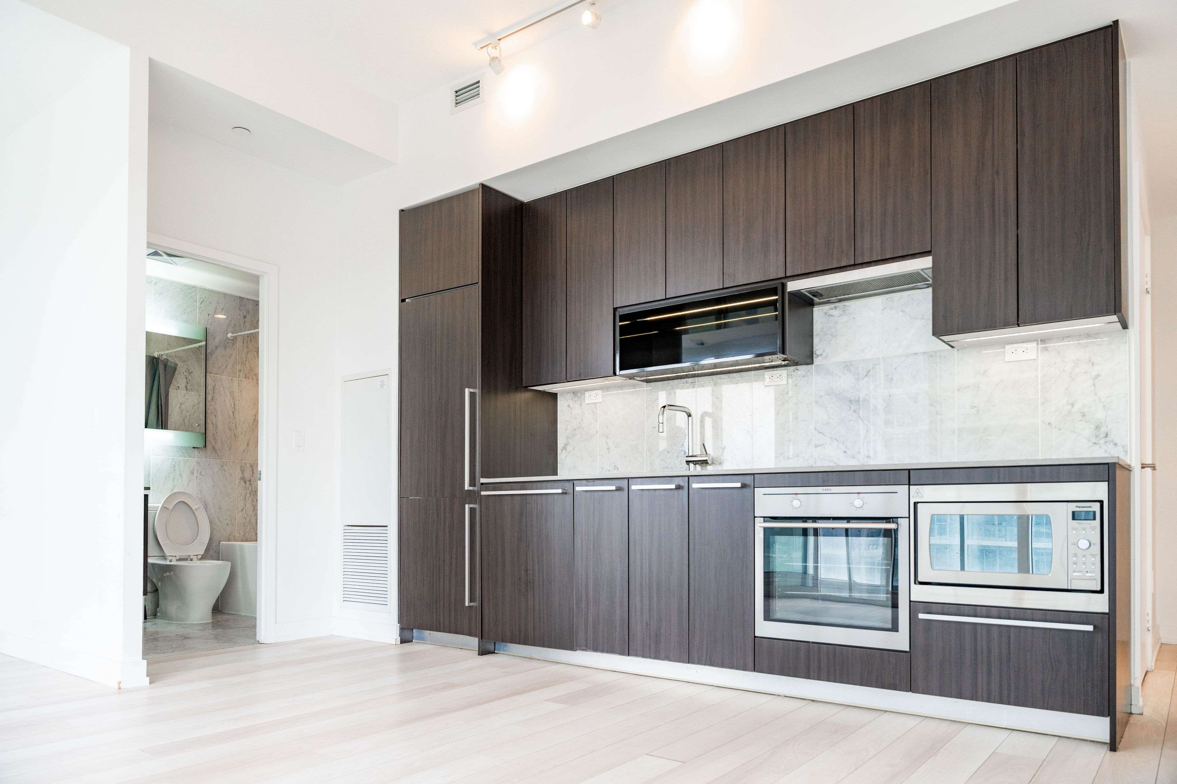 Toronto C15, ON M2K 0E3,115 McMahon DR #912