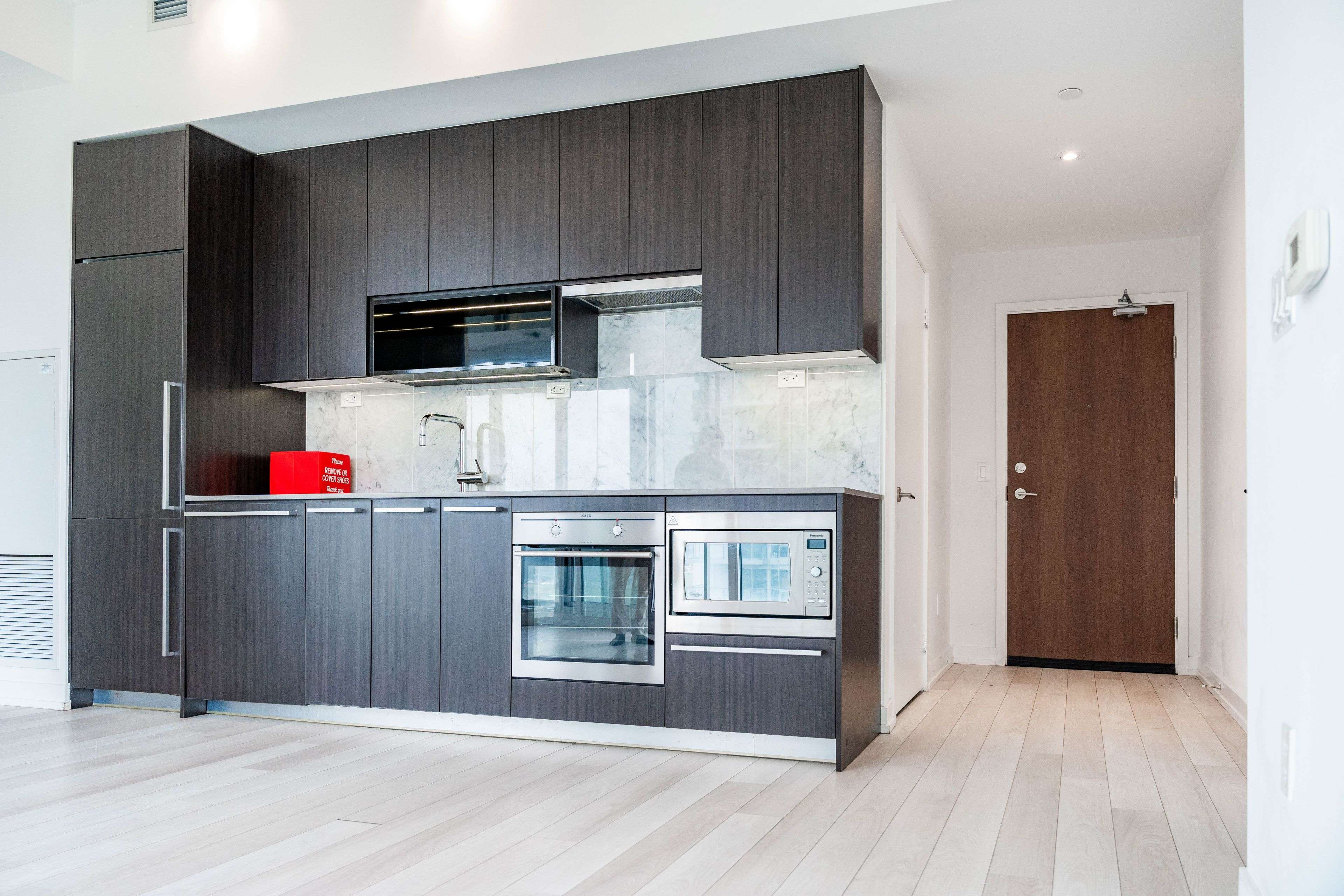 Toronto C15, ON M2K 0E3,115 McMahon DR #912