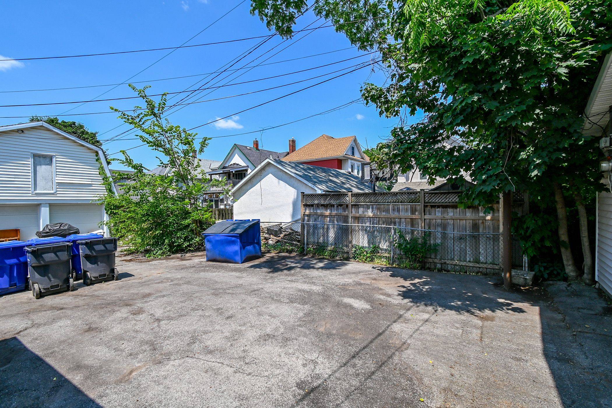 Welland, ON L3B 3W9,256 East Main ST
