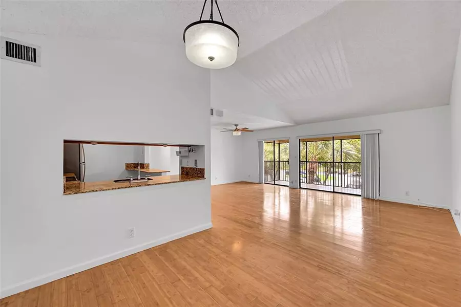 3007 N Oakland Forest Dr #302, Oakland Park, FL 33309