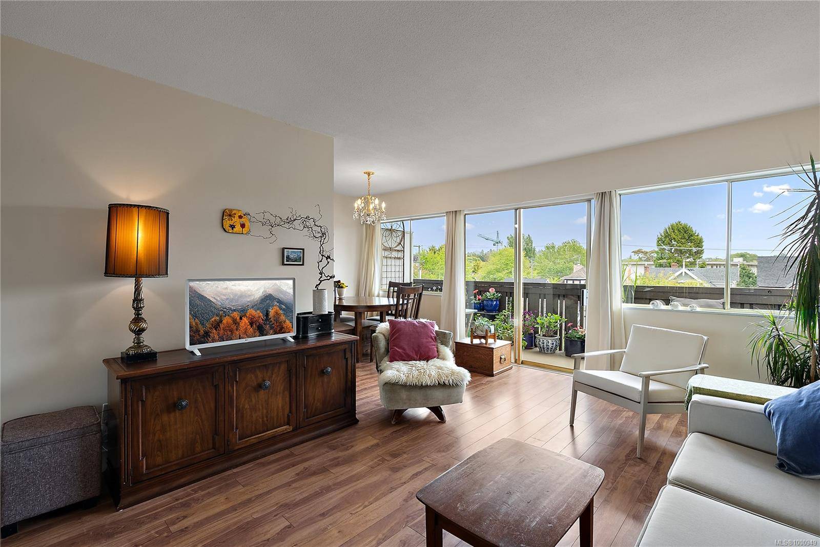 964 Heywood Ave #324, Victoria, BC V8V 2Y5