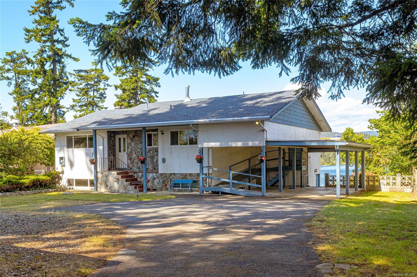 Langford, BC V9B 4G3,2910 Leigh Rd