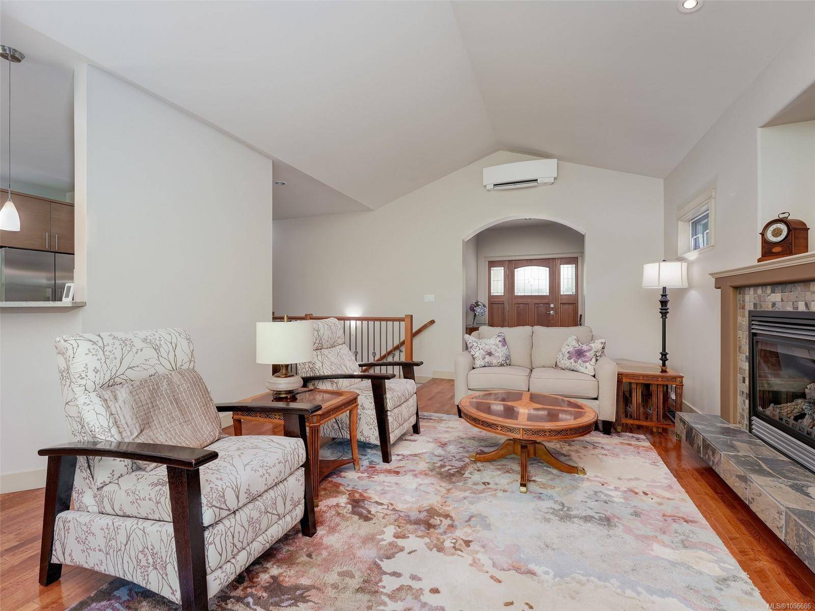 Saanich, BC V8Z 7Z1,3957 South Valley Dr #9