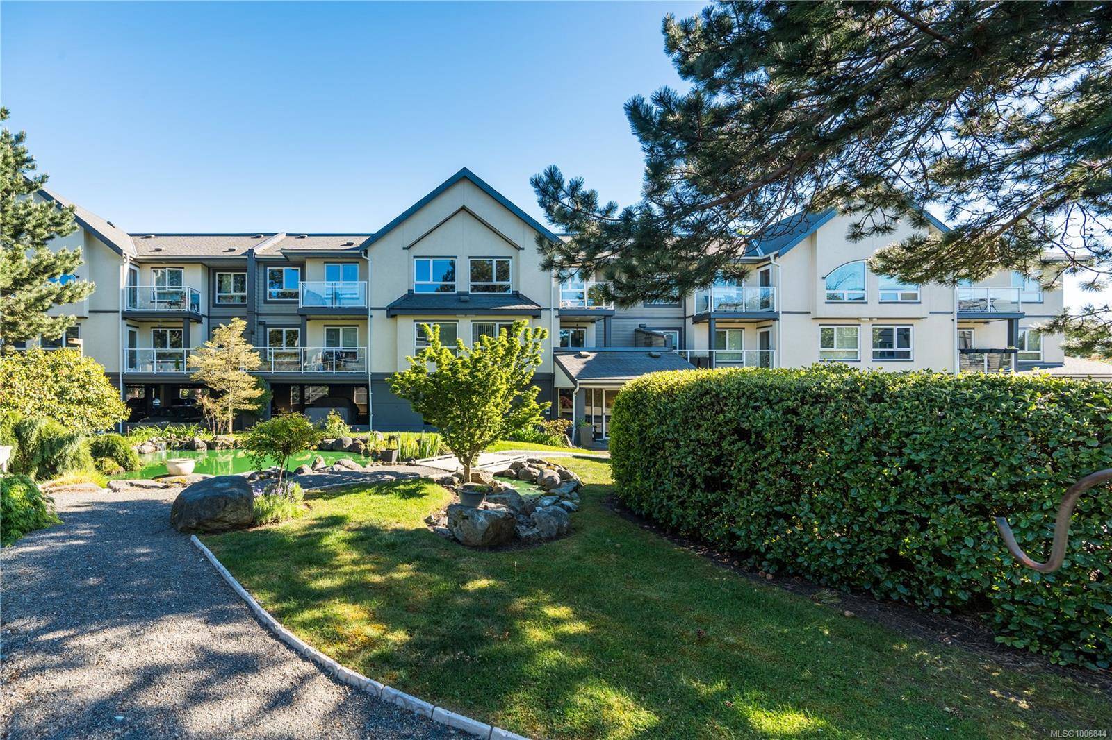 2245 James White Blvd #220, Sidney, BC V8L 1Z5