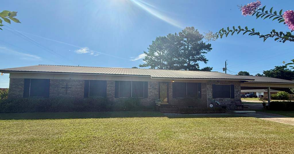 300 Rock Creek Rd, Headland, AL 36345