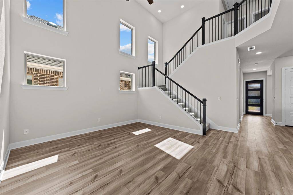 Van Alstyne, TX 75495,2044 Cuellar Way