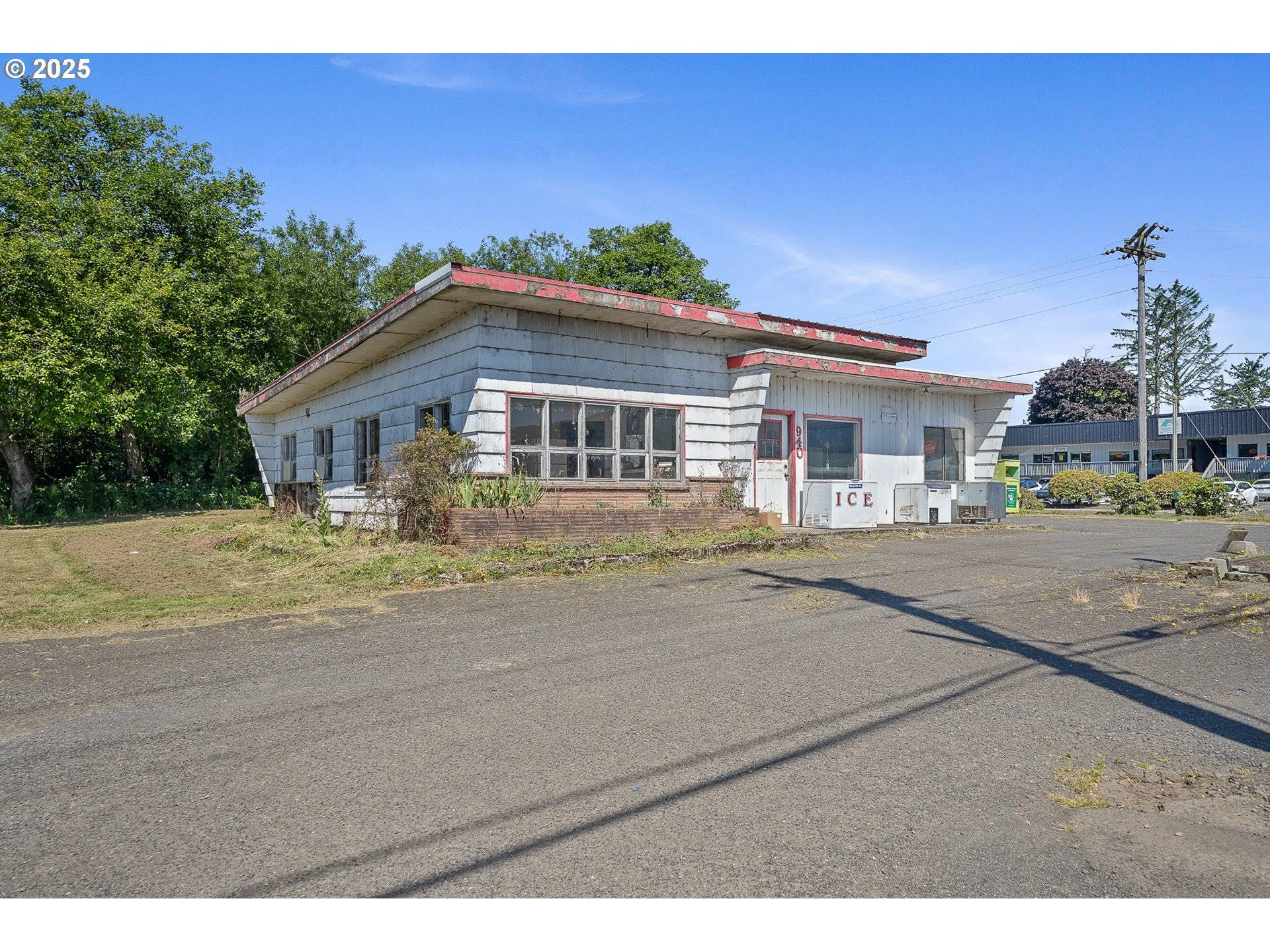 940 N MAIN AVE, Tillamook, OR 97141