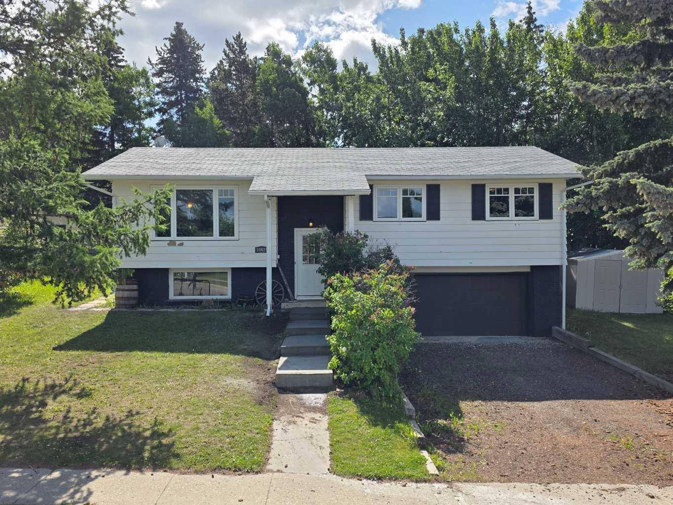 10629 104 AVE, Grande Cache, AB T0E0Y0
