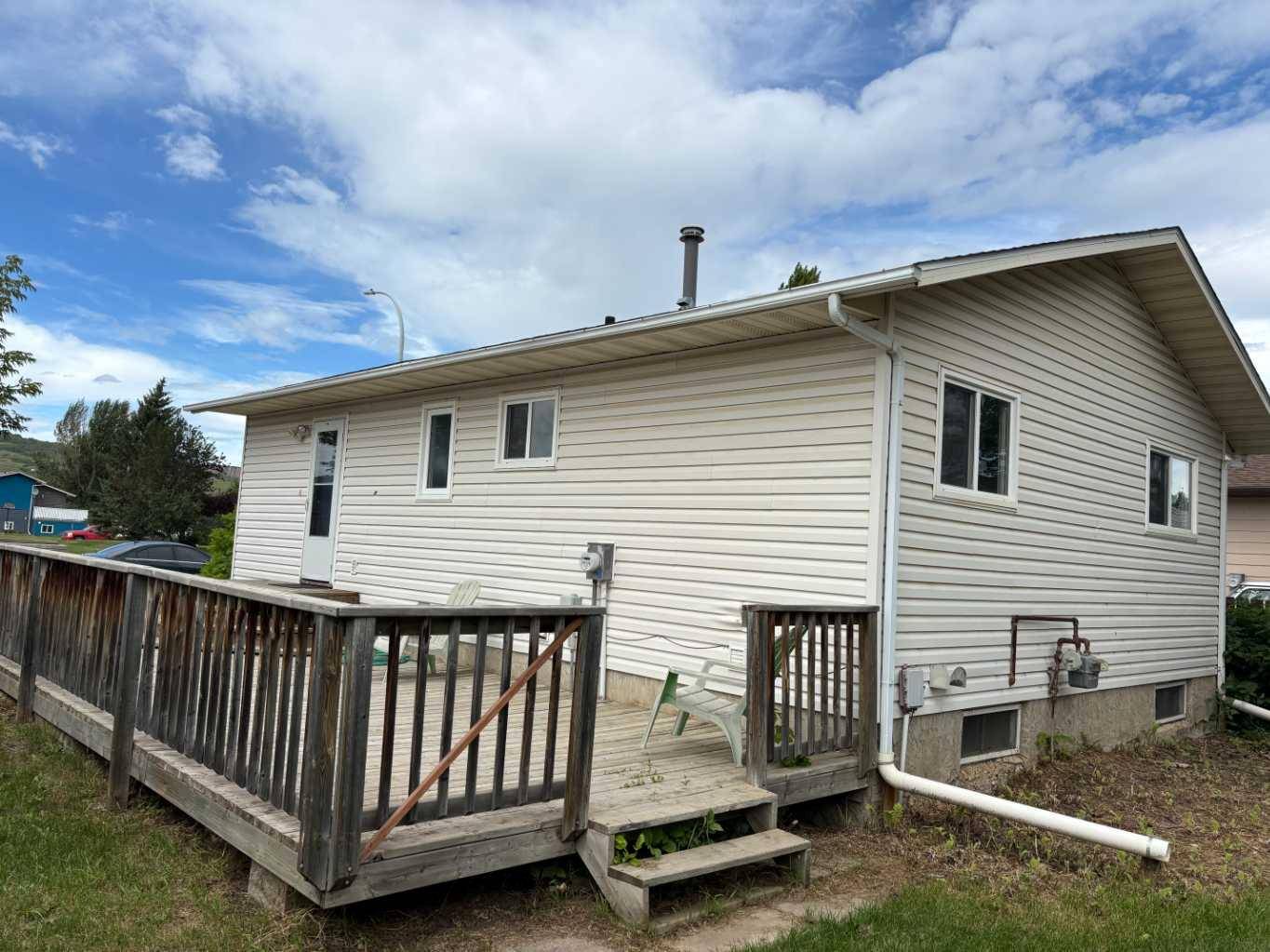 Peace River, AB T8S 1B5,7409 98B ST