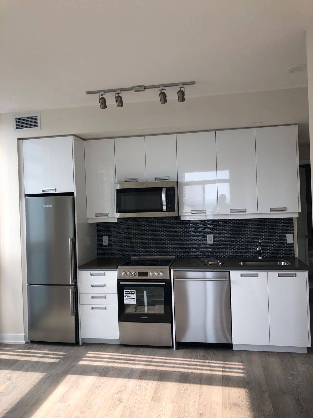 99 John ST #2504, Toronto C01, ON M5V 0S6