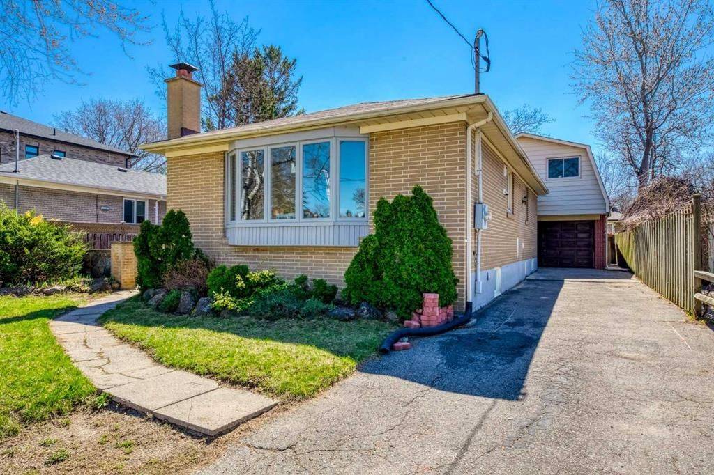 Richmond Hill, ON L4C 2V9,516 Lynett CRES #Basement