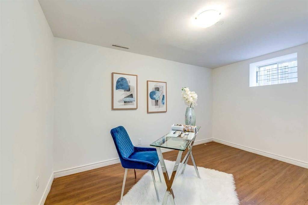 Richmond Hill, ON L4C 2V9,516 Lynett CRES #Basement