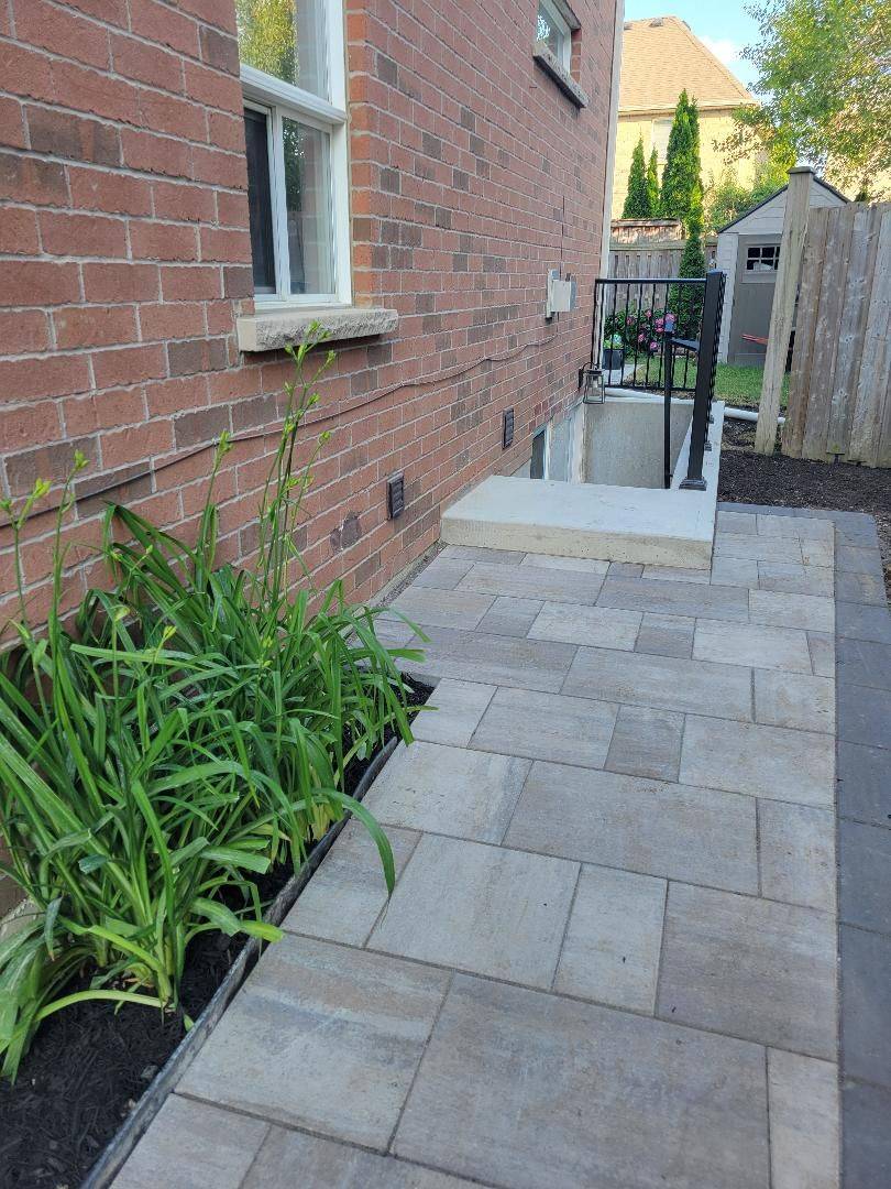 105 Laurier Avenue AVE, Richmond Hill, ON L4E 4P7