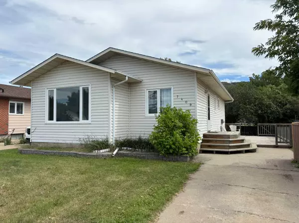 7409 98B ST, Peace River, AB T8S 1B5