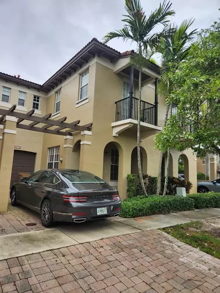 8672 Blaze Ct #11-3, Davie, FL 33328
