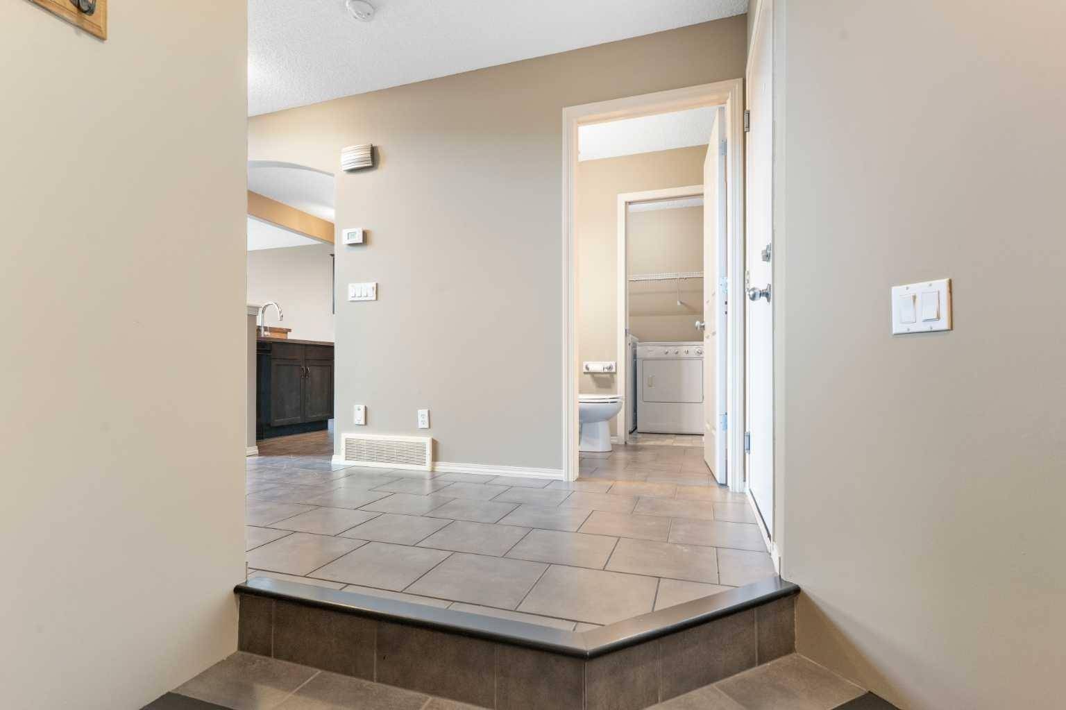 Calgary, AB T3H 5T5,25 Springborough PT Southwest