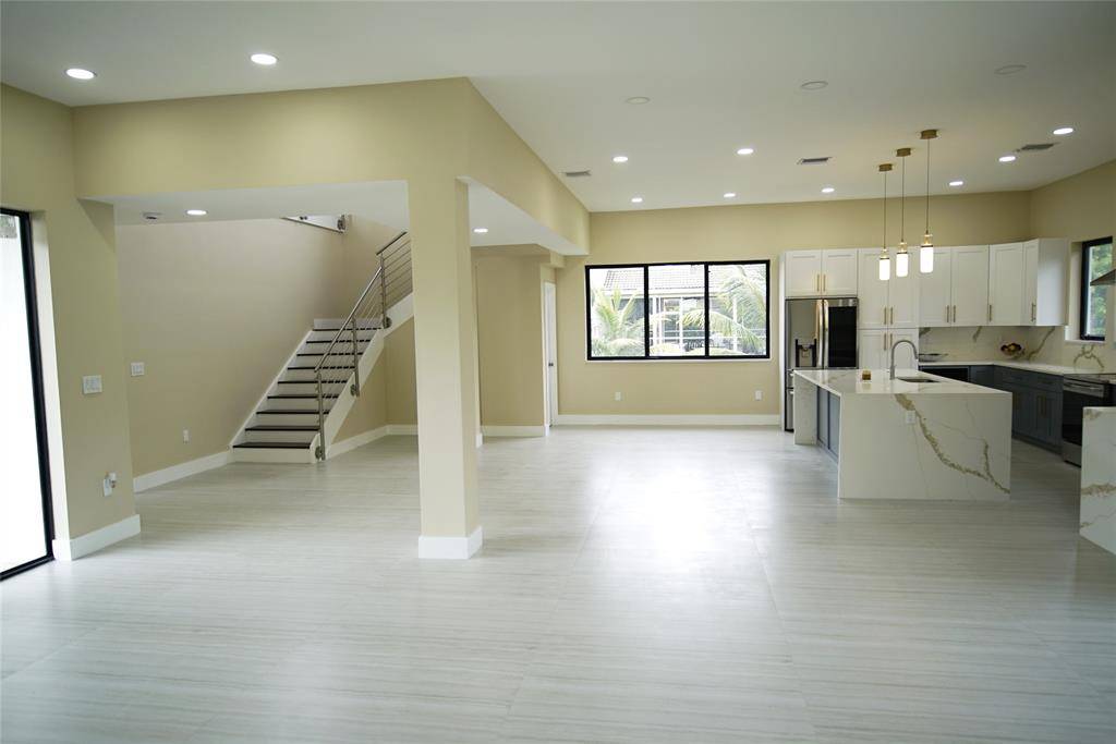 Plantation, FL 33323,12061 NW 26th St