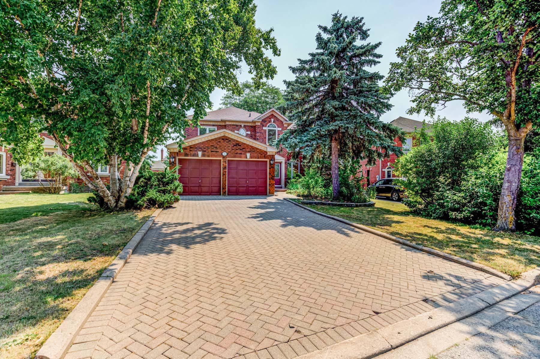 Richmond Hill, ON L4C 9P3,5 Falkland PL