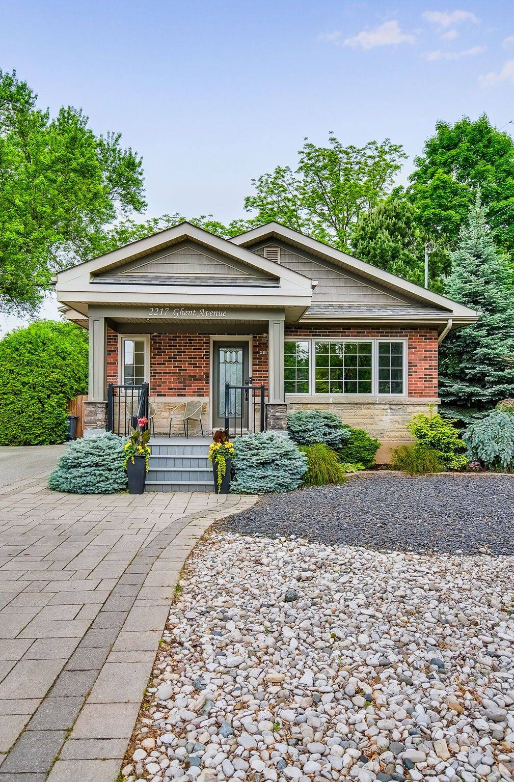 Burlington, ON L7R 1Y6,2217 Ghent AVE