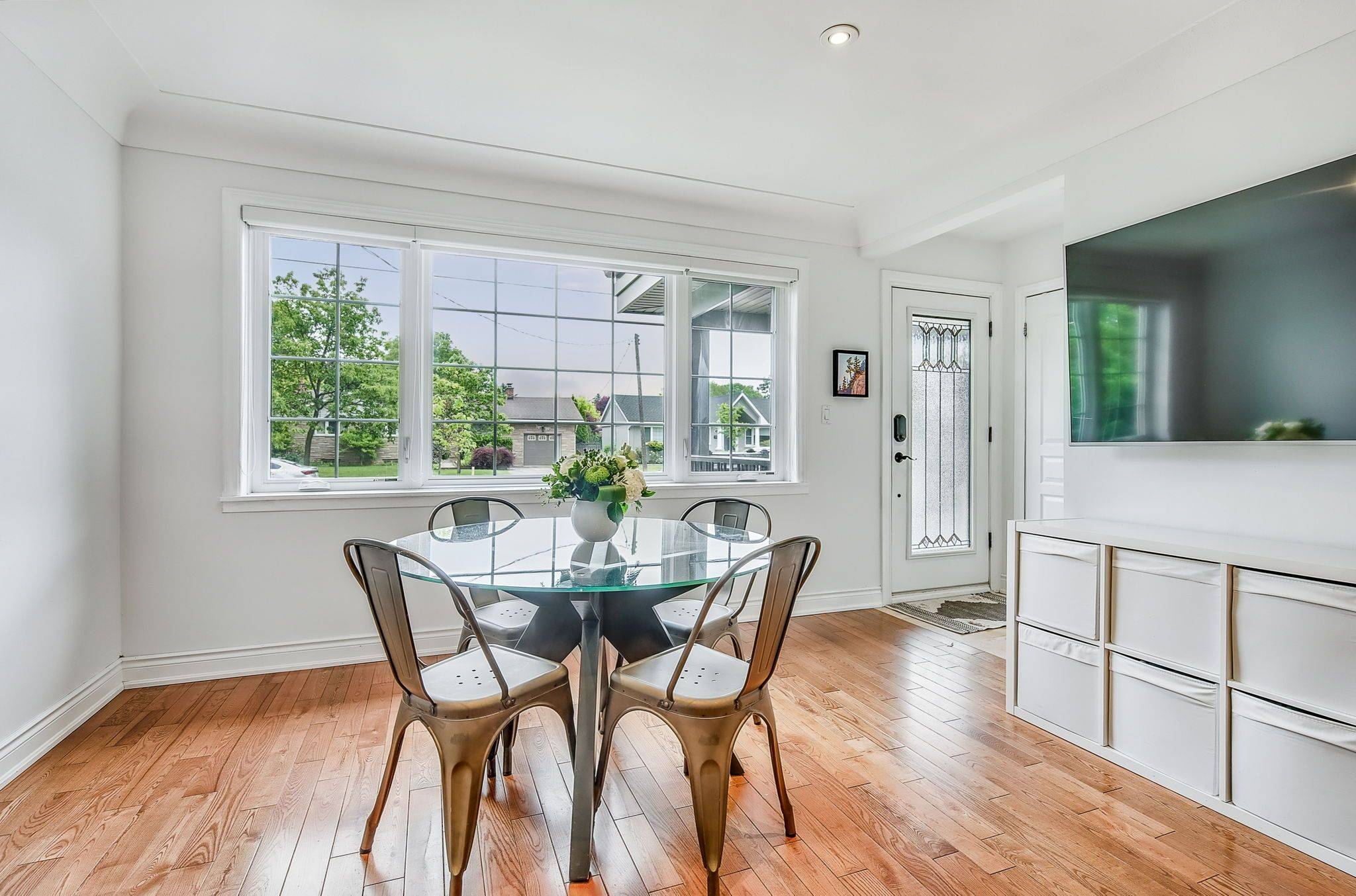 Burlington, ON L7R 1Y6,2217 Ghent AVE