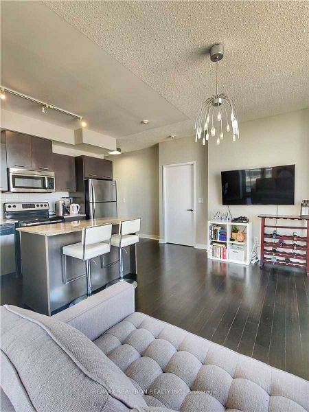 Mississauga, ON L5B 0G7,360 Square One DR #2302