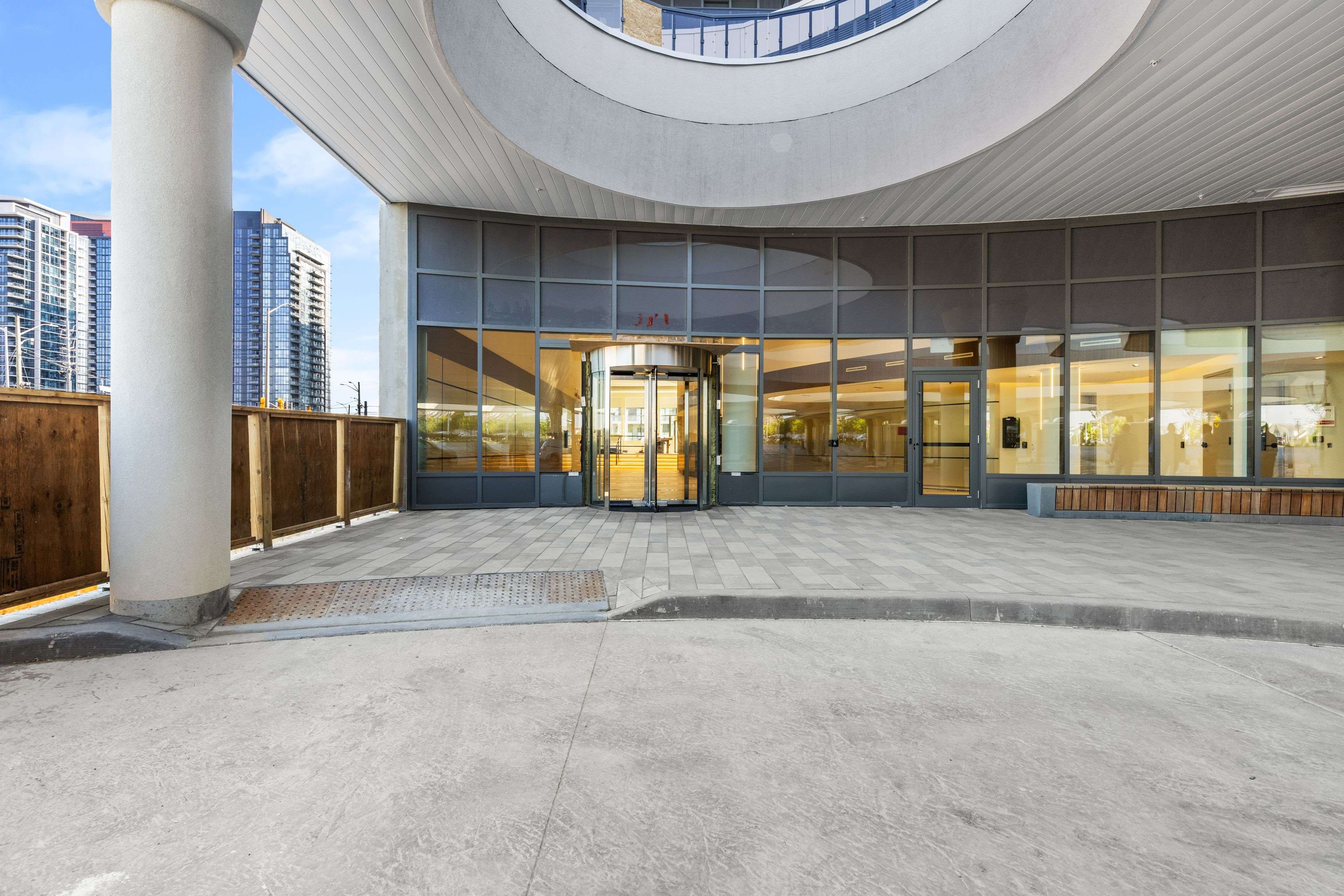 Mississauga, ON L4Z 3X7,5105 Hurontario ST #803