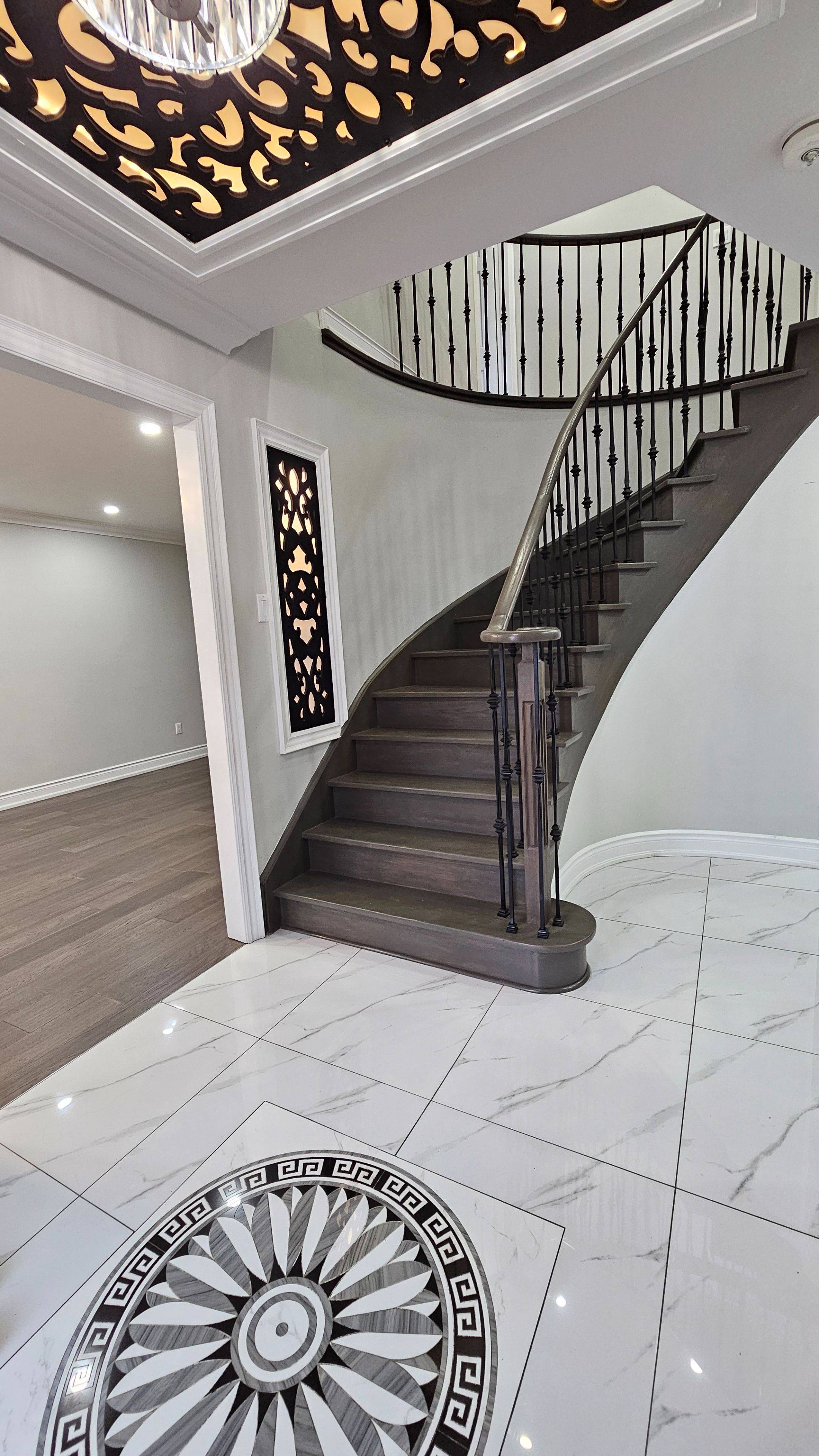 Oakville, ON L6H 4W2,387 Glenashton DR #UPPER