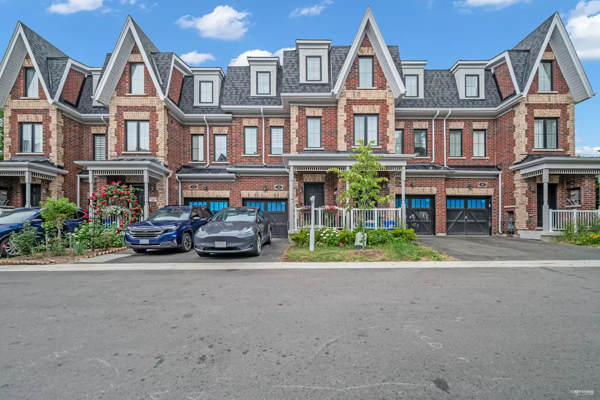 Vaughan, ON L6A 5C1,41 Mcconaghy CT