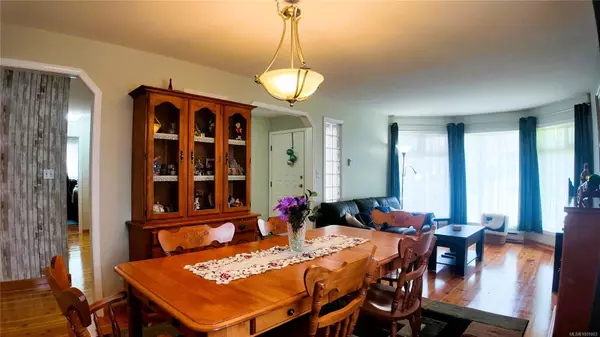 Campbell River, BC V9W 7H2,601 Azalea Pl