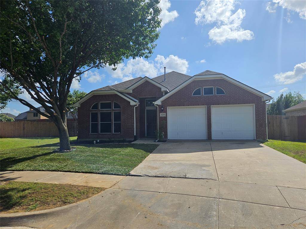 8230 San Jose Street, Arlington, TX 76002