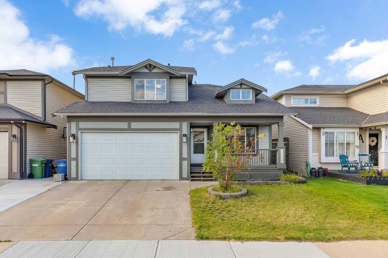 Airdrie, AB T4B 3L3,720 Luxstone SQ SW