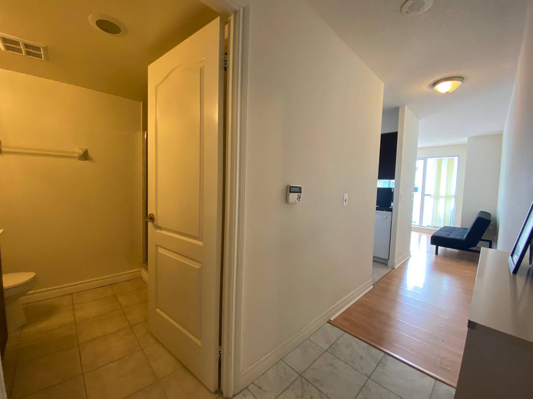 Toronto E09, ON M1P 0B2,70 Town Centre CT #2807