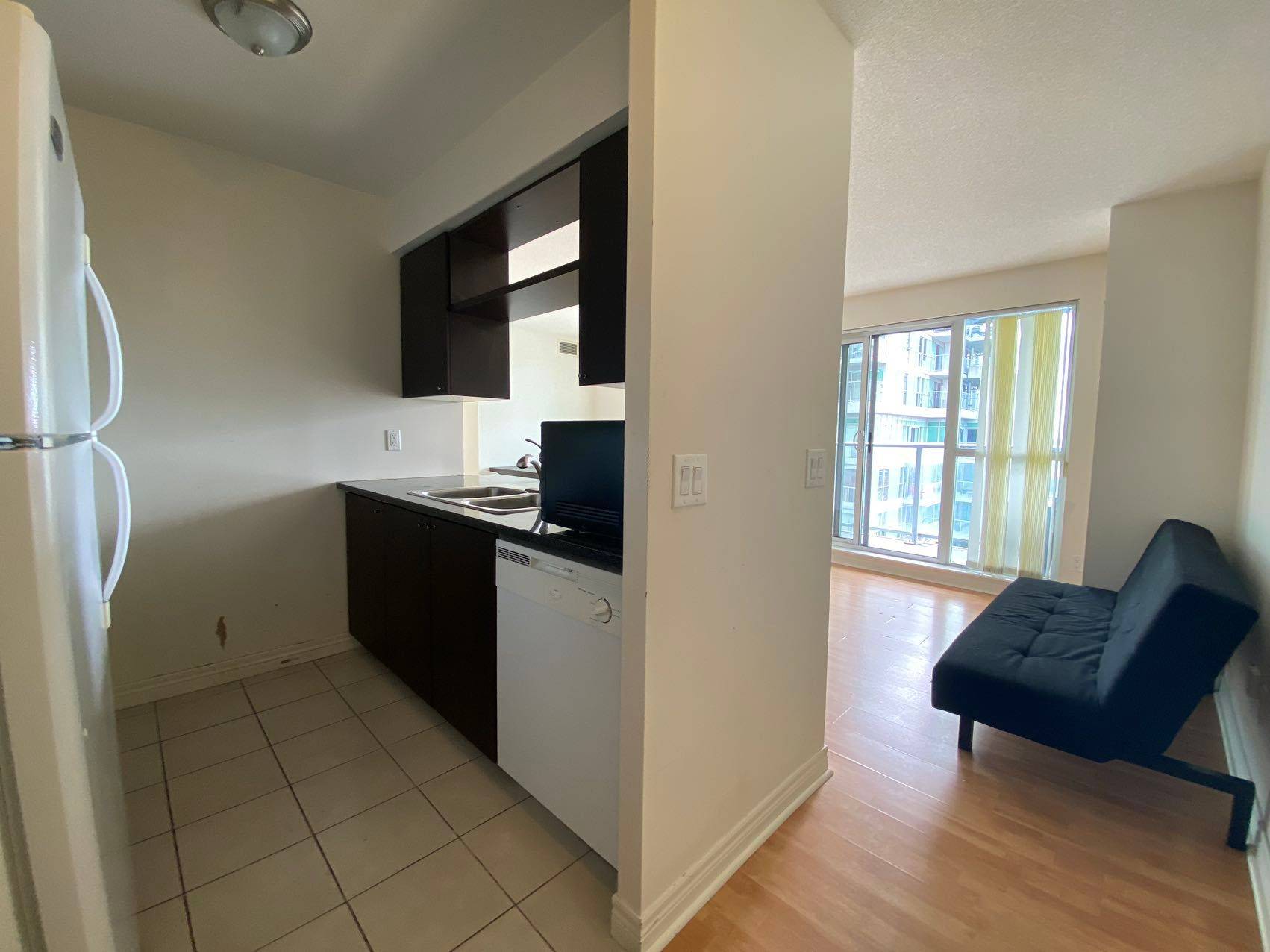 Toronto E09, ON M1P 0B2,70 Town Centre CT #2807
