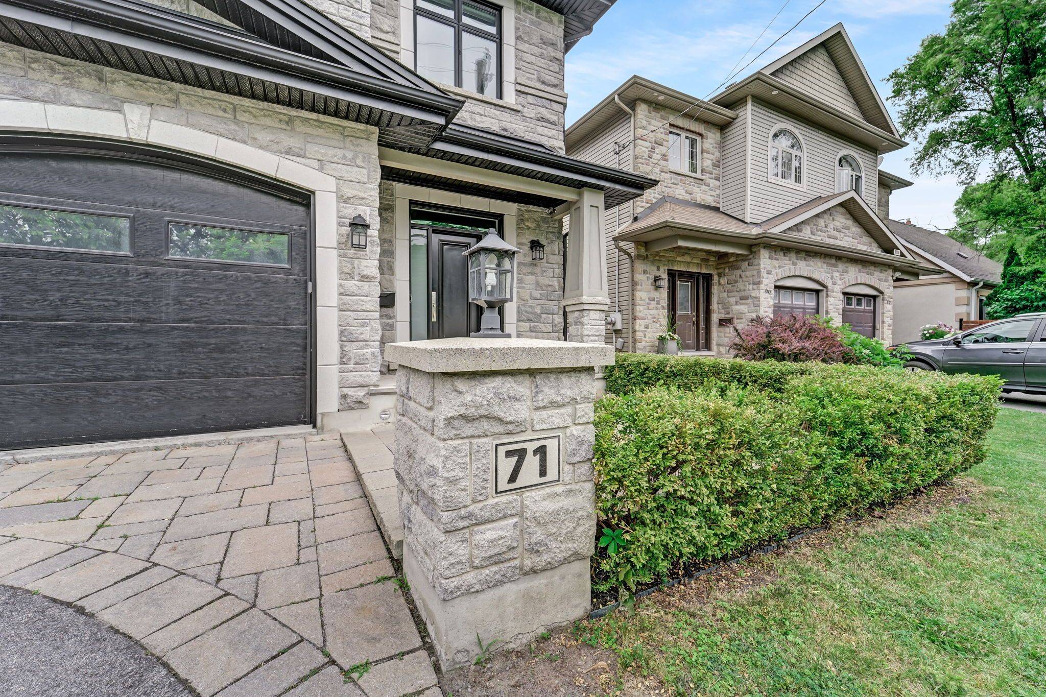 Cityview - Parkwoods Hills - Rideau Shore, ON K2E 6A1,71 ELEANOR DR