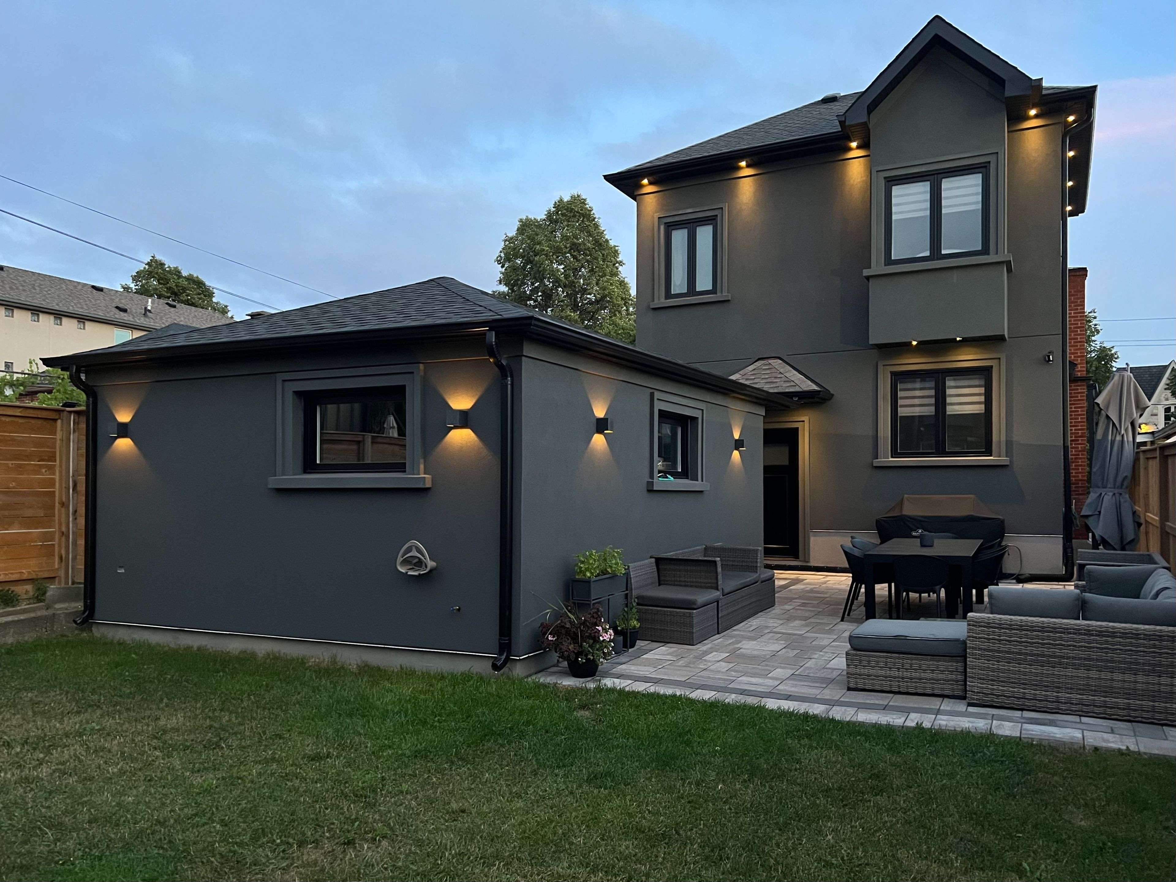 Toronto W04, ON M6B 2G5,560 Glen Park AVE
