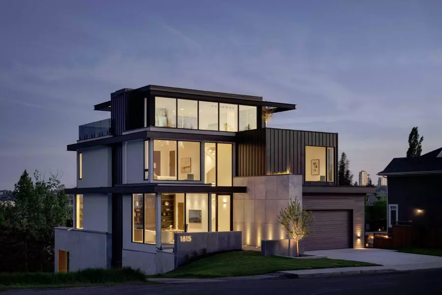 1815 11 AVE NW, Calgary, AB T2N 1H4