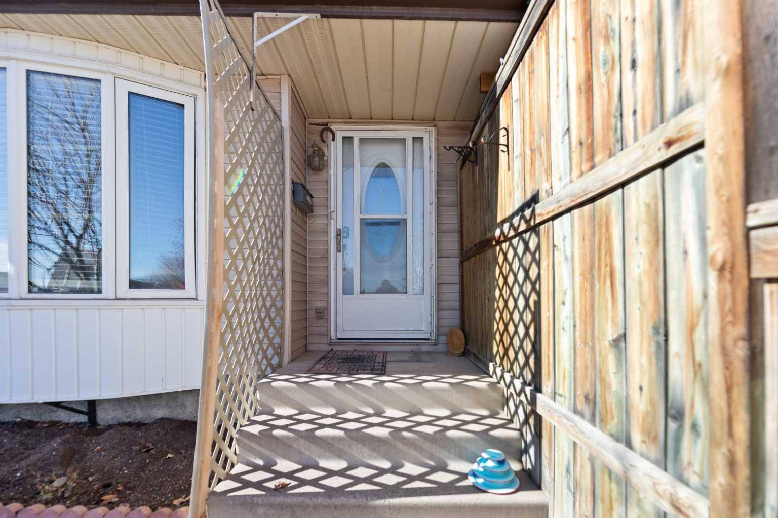 Calgary, AB T2Z 5S4,49A Fonda GN SE